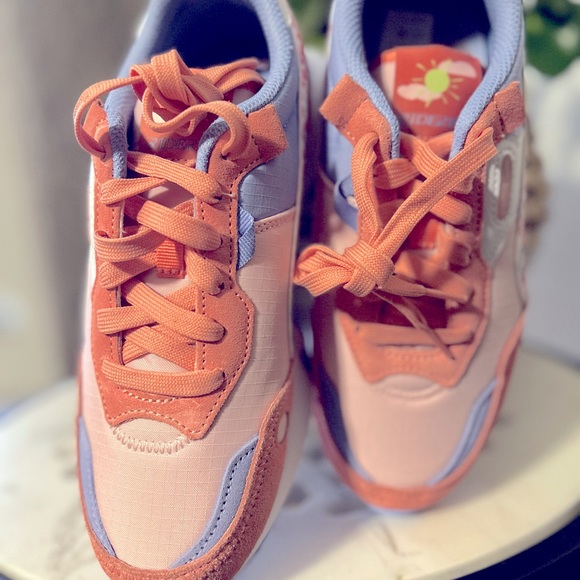 NEW Puma Rider FV Rainbow Sunset Girls with Hearts ❤️❤️ - Picture 5 of 6